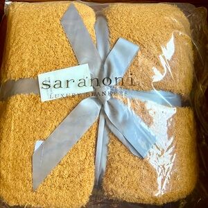 Brand New w/tags - Saranoni XL Golden Ribbed Bomboni blanket 60’ x 80’